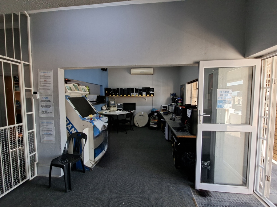 Commercial Property for Sale in Uitenhage Central Eastern Cape